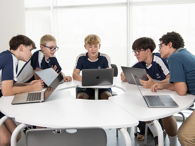 AI in UAE Schools: Why Students Must Learn It Now