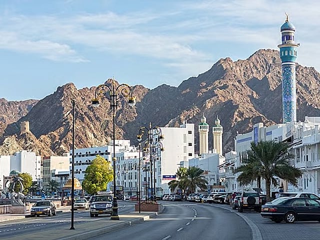 Oman sponsor-free property visas