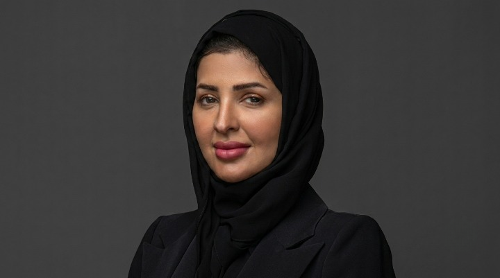 Maryam Ahli image with grey background